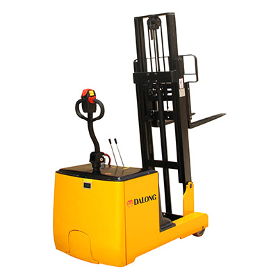 CDDSX平衡重電動堆垛車 (步行式或站駕式) CDDSX平衡重電動堆垛車 (步行式或站駕式)